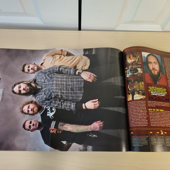 REVOLVER Magazine #80 May 2009 MASTODON Static-X Wrestlemania Hollywood Undead - Picture 4 of 7
